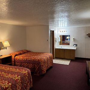 Budget King Room